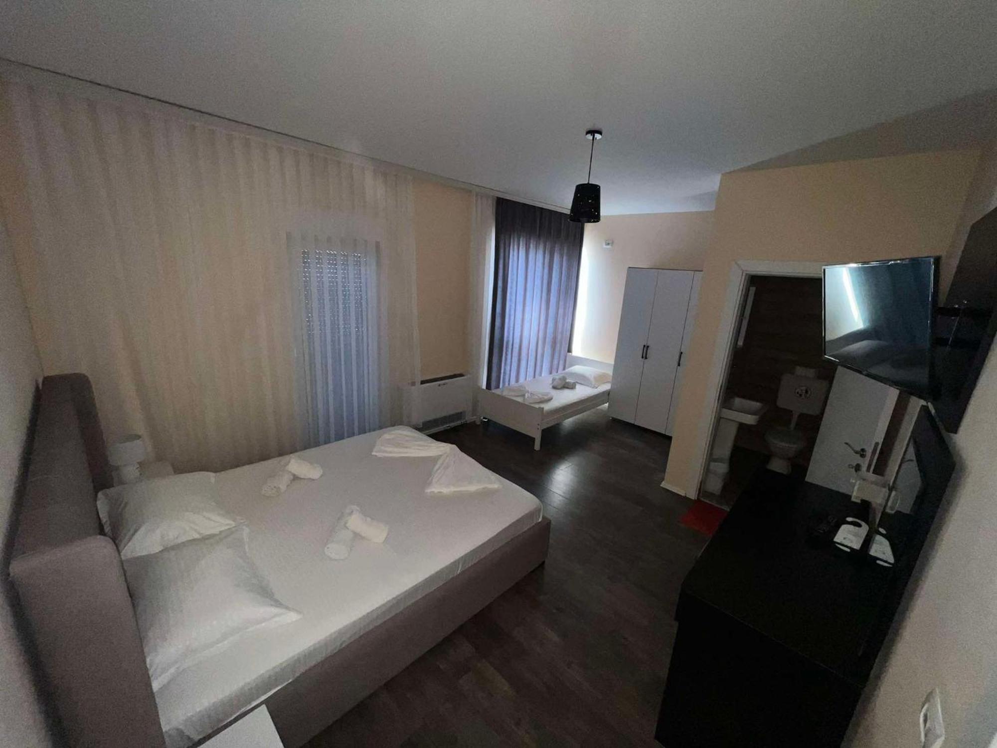 Hotel & Restaurant Frida Gjakova 외부 사진